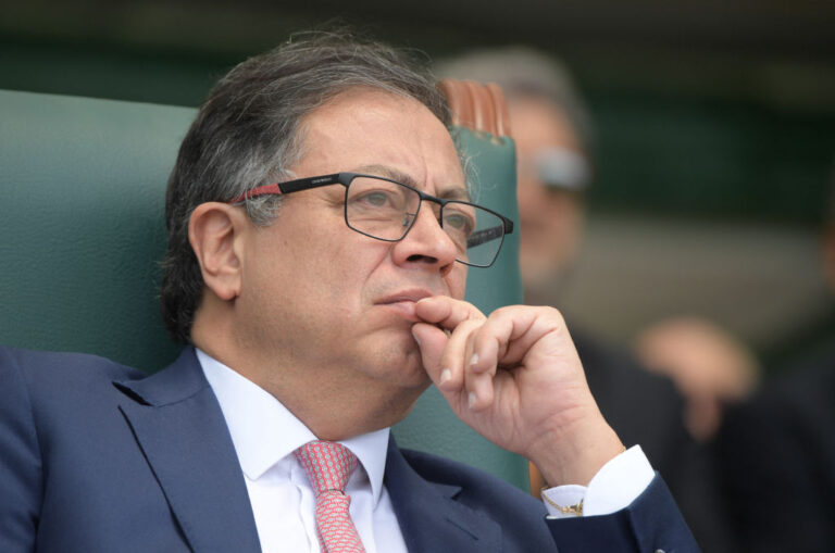 escasez de combustible, presidente Gustavo Petro, actividad irregular, investigación, IATA, suministro de combustible, Ecopetrol, Refinería de Cartagena.