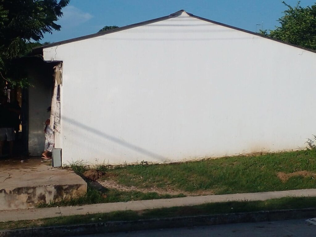 Un estallido de cilindro de gas provocó un incendio que afectó una vivienda en la primera etapa de la manzana