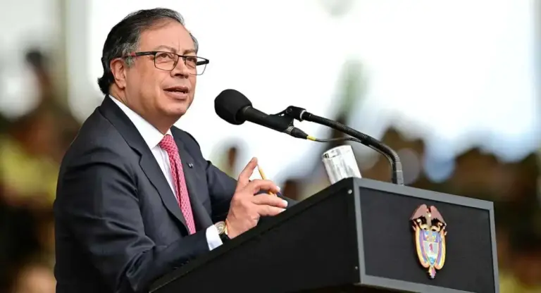 El Presupuesto General de la Nación para 2025 se hundió en el Congreso, y el Gobierno de Gustavo Petro podría aprobarlo por decreto tras la falta de quórum.