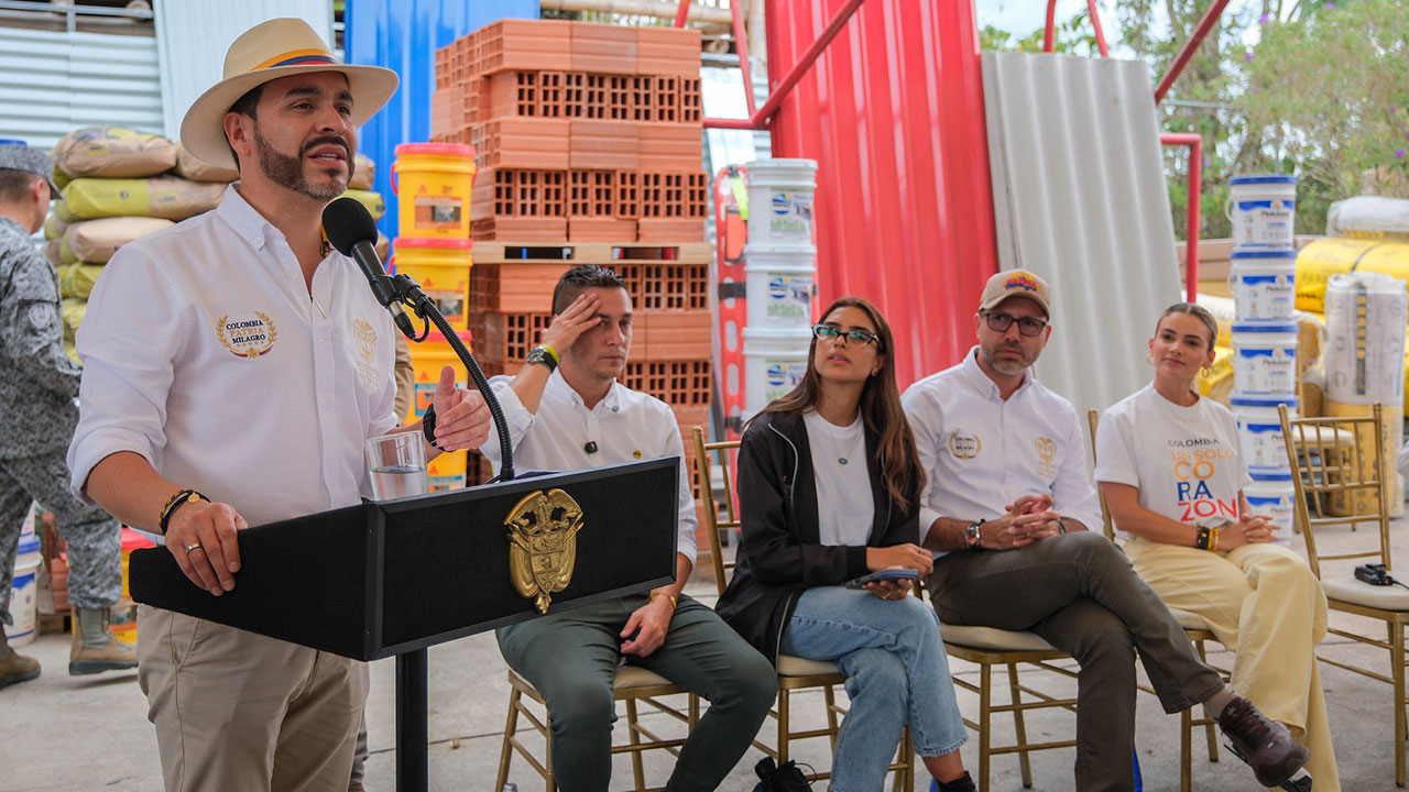 261013-Grupo-Urbina-dono-20-mil-millones-al-Fondo-Milagro-para-apoyar-la-reconstruccion-1280